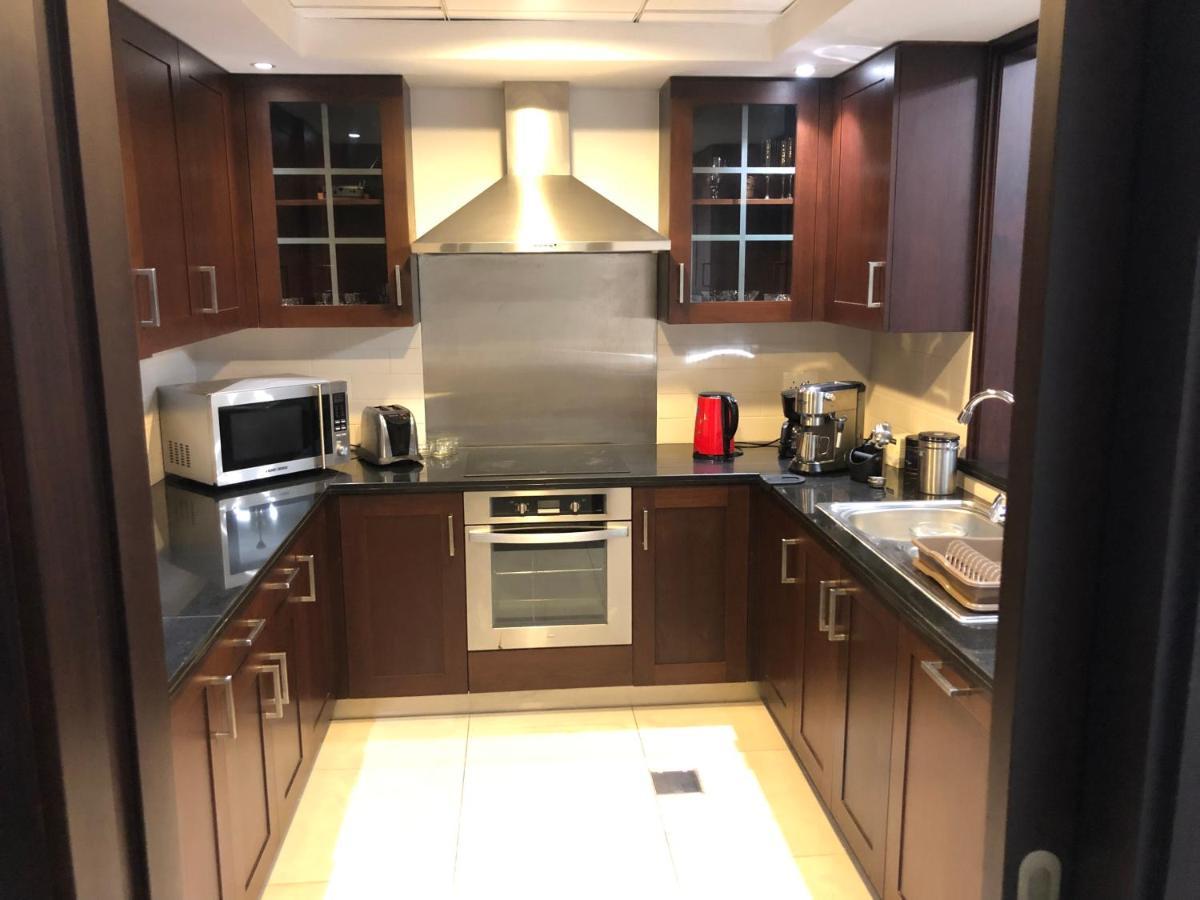 Downtown Boulevard One Bedroom Apt In 29 Blvd غرفة وصالة Burj & Fountain View Master Bedroom Plus 2 Single Beds In Living Room Dubai Exterior foto