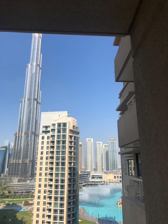 Downtown Boulevard One Bedroom Apt In 29 Blvd غرفة وصالة Burj & Fountain View Master Bedroom Plus 2 Single Beds In Living Room Dubai Exterior foto