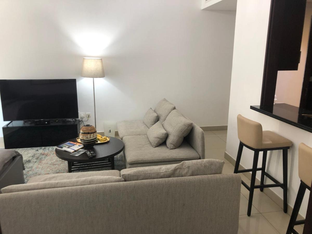 Downtown Boulevard One Bedroom Apt In 29 Blvd غرفة وصالة Burj & Fountain View Master Bedroom Plus 2 Single Beds In Living Room Dubai Exterior foto